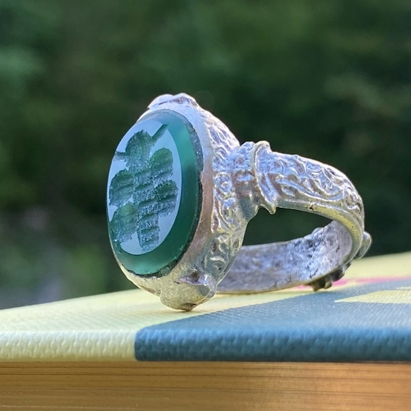 Vintage Jewelry - Vintage/Antique Silver Plated Butterfly Green Oval Stone Intaglio Signet Ring